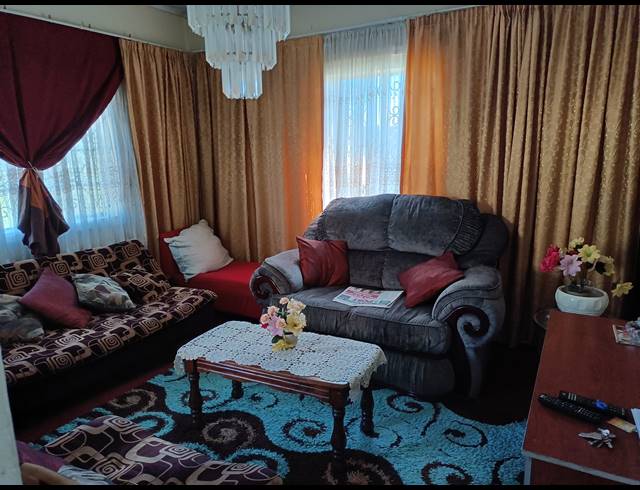 3 BEDROOM FREEHOLD FOR SALE IN SEA COW LAKE